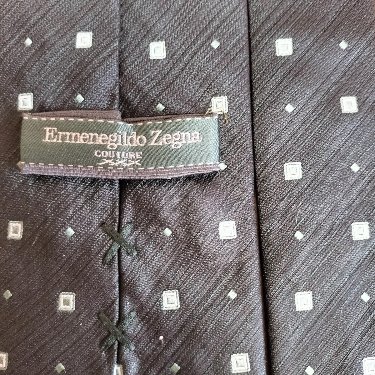 エルメネジルドゼニア(Ermenegildo Zegna)ダーク紺色緑ミクロスクエアドットネクタイ拍卖