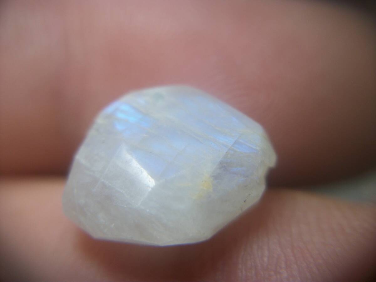 外国産鉱物 磨き石 ムーンストーン ホワイトラブラドライト 穴有り 2個 定型外発送拍卖