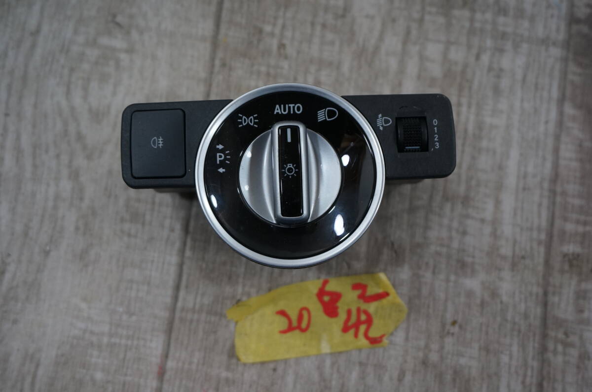 C454 W204 C200T AV AMGスポーツ 後期 ヘッドライト/フォグランプ スイッチ ◆A 204 905 31 03拍卖