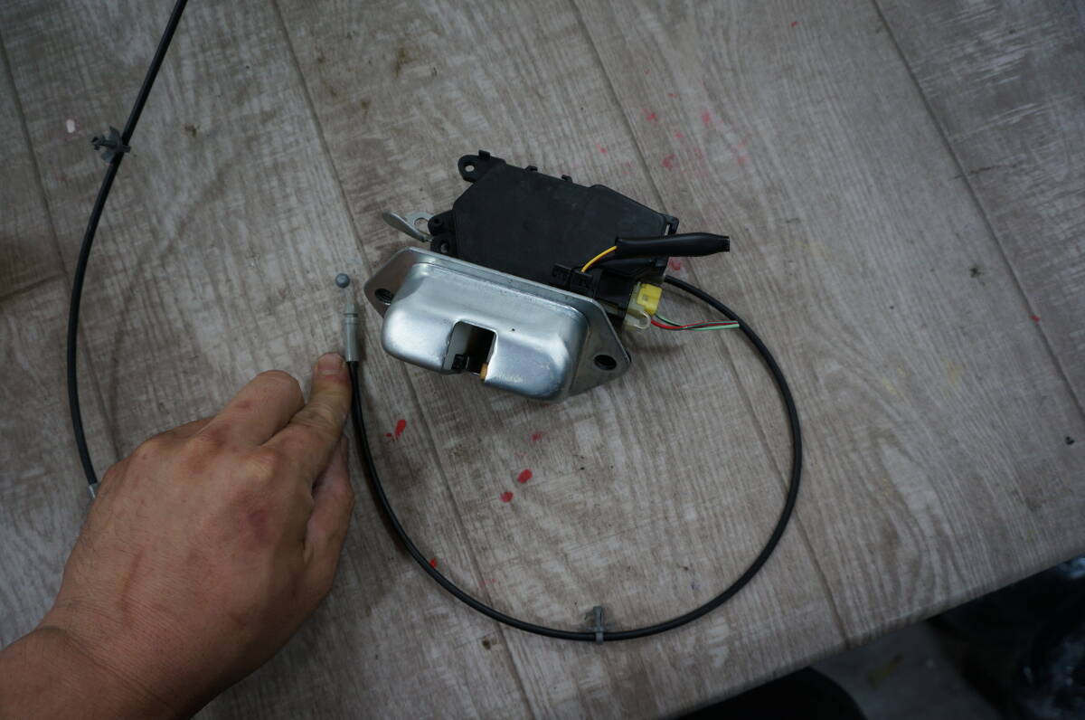 C573 スバル フォレスター SG5用トランクロック拍卖