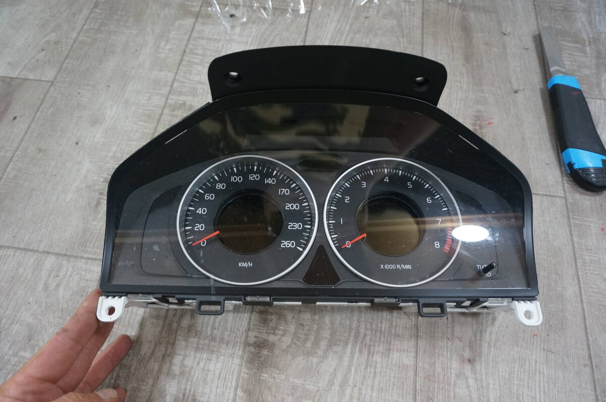 C652 ボルボ V60 DBA-FB4164T 2011年 純正スピードメーターパネル 31343322AA拍卖
