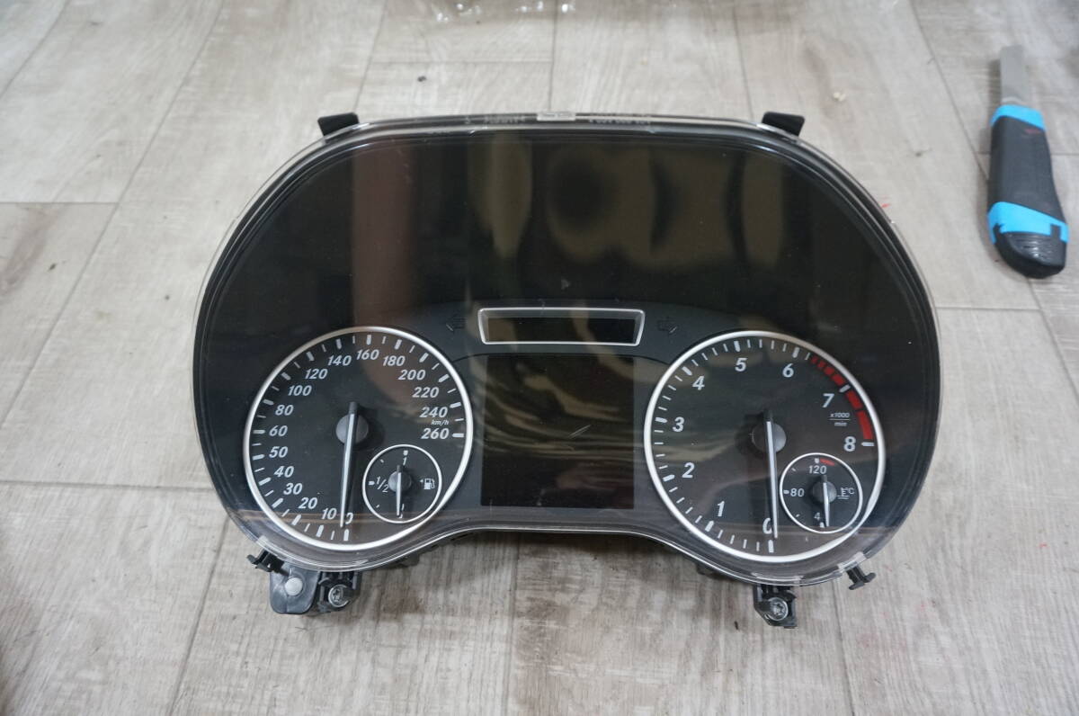 C653 メルセデス B 180-200 W246/W242 2012-19用計器クラスター/コンプリート (A 246 900 16 07)拍卖
