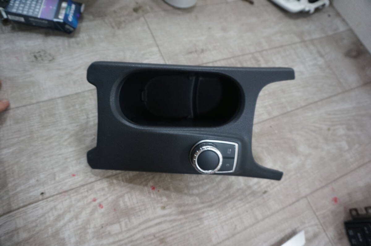 C676 メルセデス Bクラス 2012-2018 W246 センターカップホルダー スイッチ付き A2466800910 A 246 680 09 10拍卖