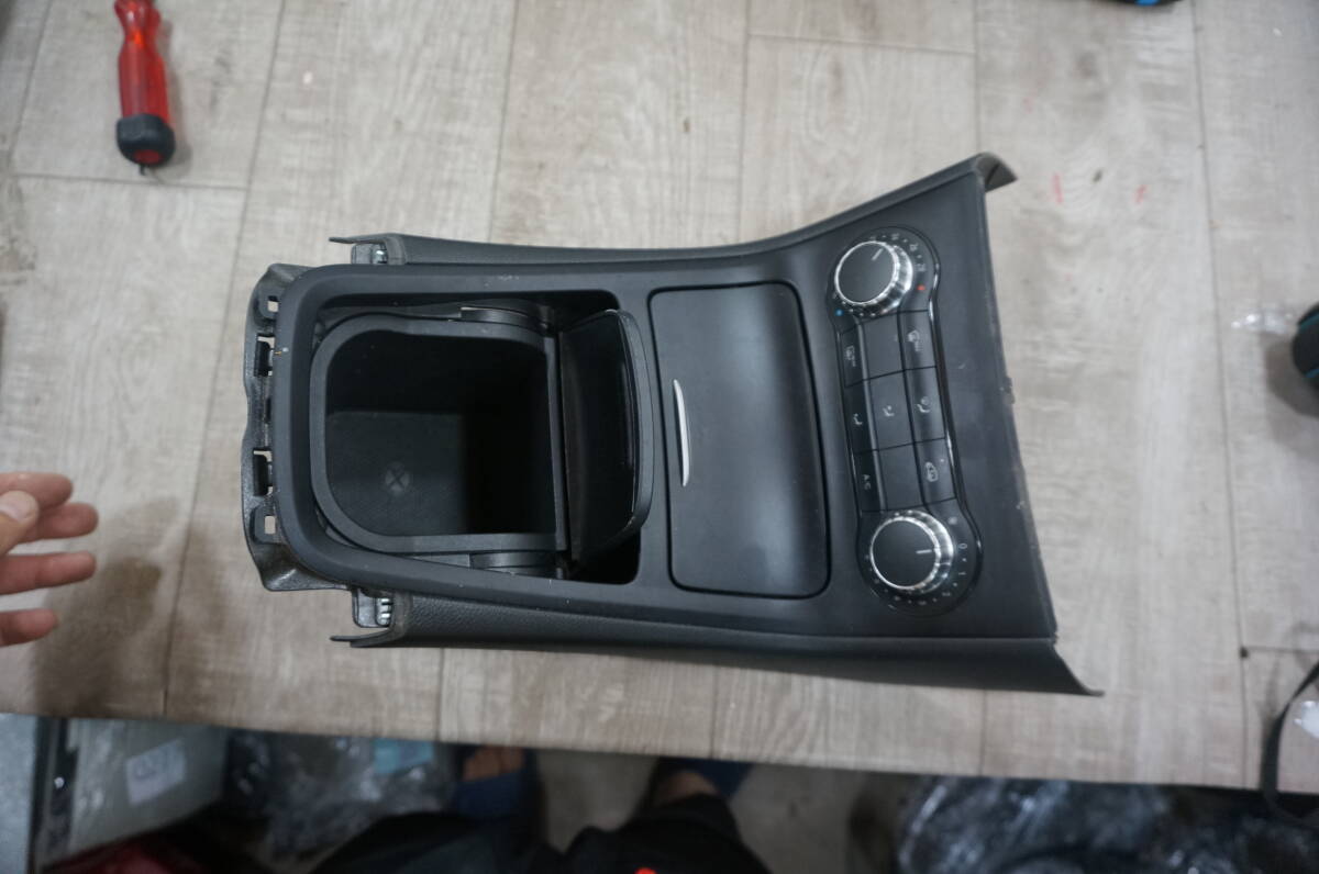 C711 ベンツ Aクラス A180AMGスタイル W176 DBA-176042 エアコンスイッチパネル センターコンソール A246 900 44 05拍卖