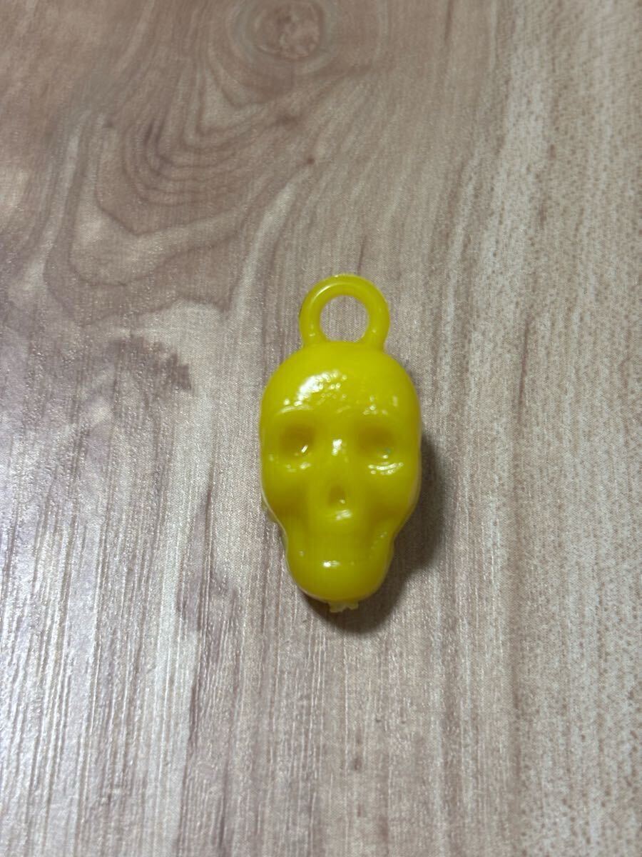 ビンテージ スカル チャーム ペンダントトップ 黄色 HOTROD HOT ROD ホットロッド チョッパー ボバー キーホルダー拍卖