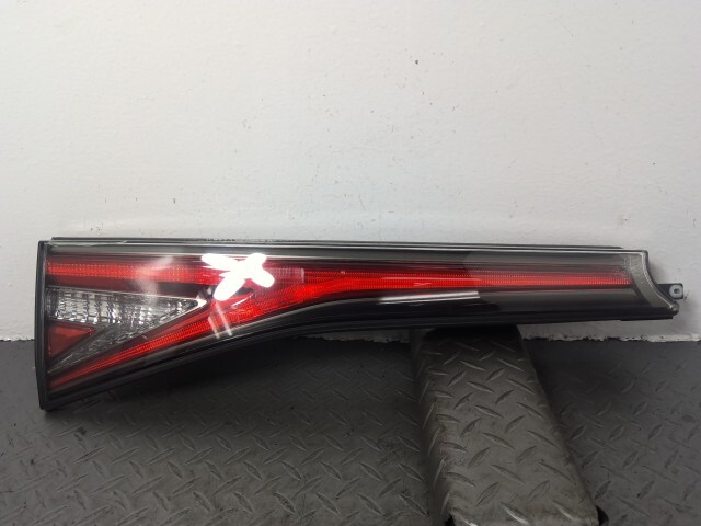 SAI AZK10 左 フィニッシャー テール ランプ 81590-75052拍卖