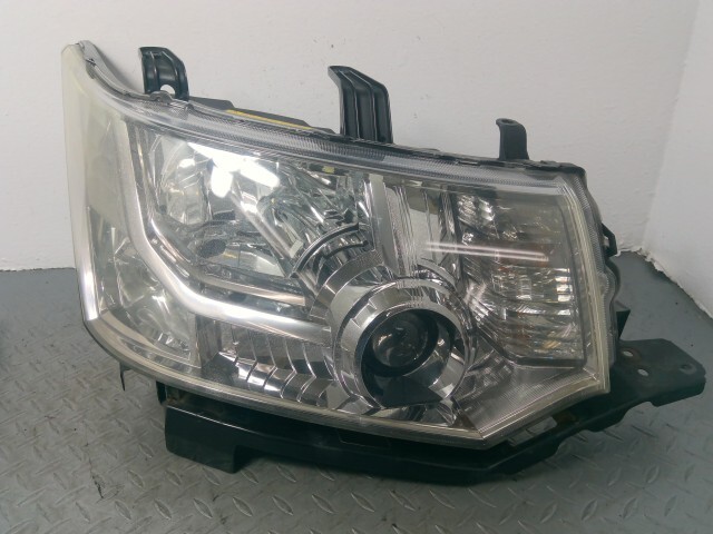 デリカD5 CV4W 右 ヘッドランプ ライト 8301A568拍卖