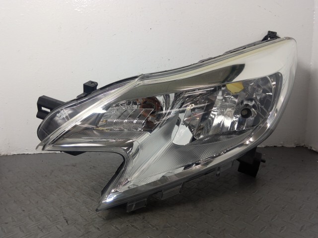 ノート E12 左 ヘッドランプ ライト 26060-3VA5A拍卖