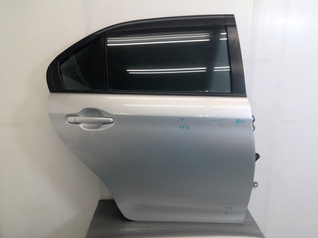 カローラアクシオ NZE161 右 リア ドア パネル 67003-12B30 1F7拍卖