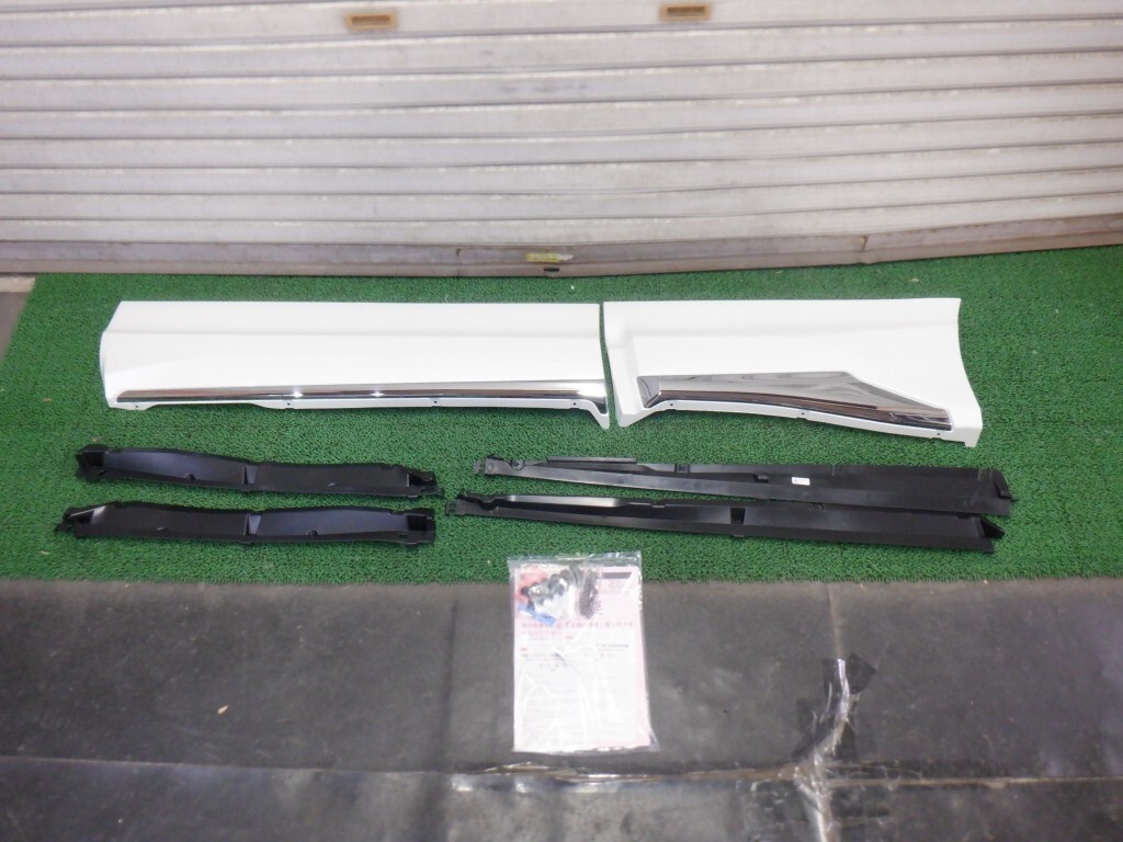 未使用 ハリアー MXUA80/AXUH80/85 モデリスタ サイドスカート 左フロント 左リア サイドパネル ドアパネル (A2841)拍卖