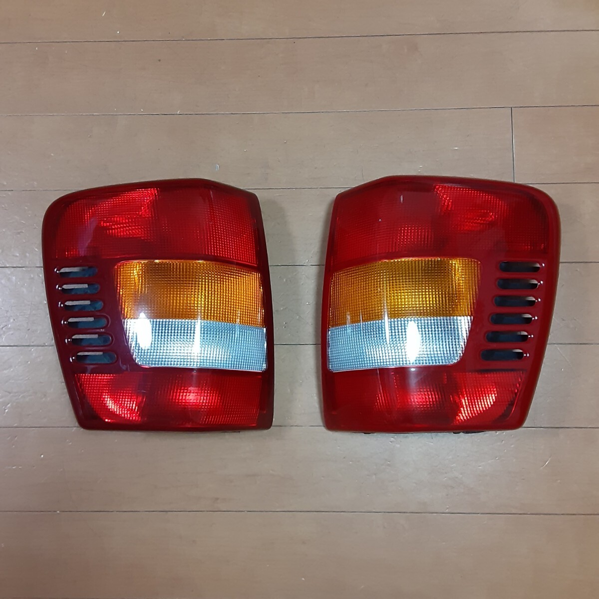 クライスラー 純正 JEEP ジープ グランドチェロキー WJ40 テール テールランプ テールライト 左右拍卖