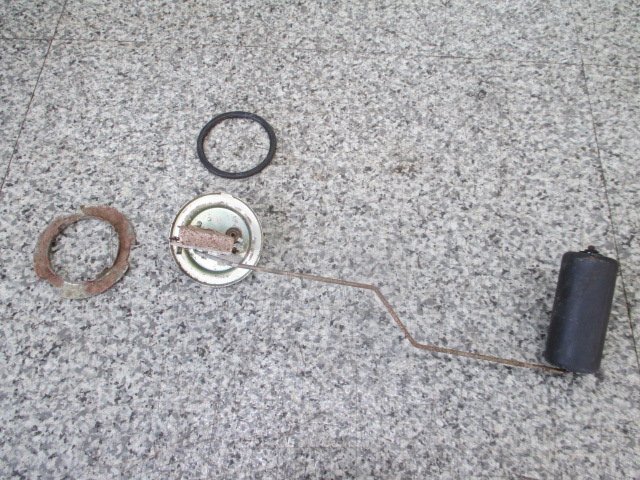 日産 サニー B110、A12、ガソリンタンクユニット フューエルセンダゲージ☆拍卖