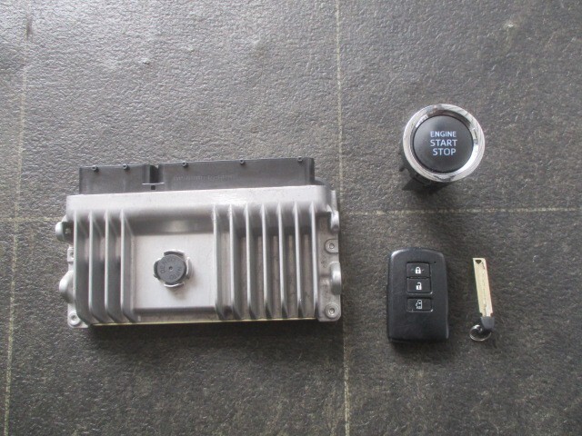 4019 DBA-NSP170 シエンタ エンジンコンピューター CPU 89661-5C890 2NR-FKE 令和1年10月 【動作テスト済】拍卖