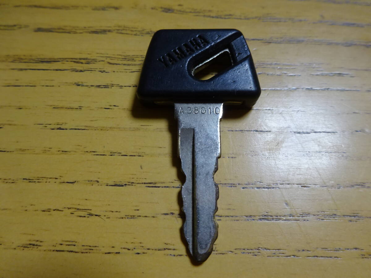 中古ヤマハ純正キー A38010番 1本300円~ 旧車拍卖