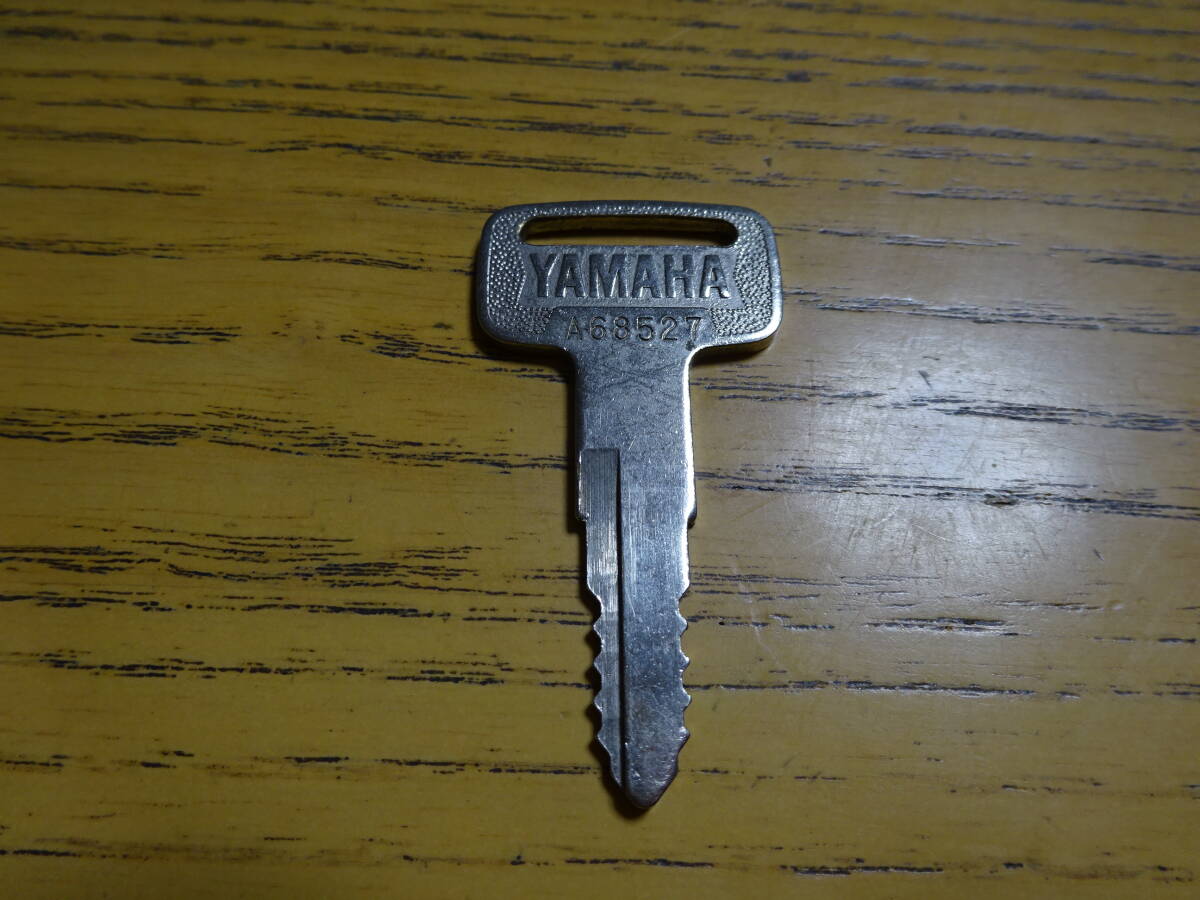 中古ヤマハ純正キー A68527番 1本300円~ 旧車拍卖