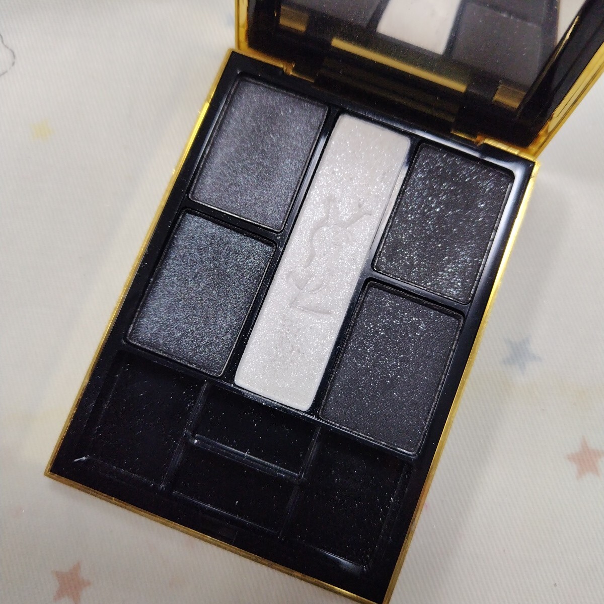 ★人気色★イブサンローラン パレット ノア テリブルメント アイシャドウ アイシャドー アイカラー グレー ブラック シルバー拍卖