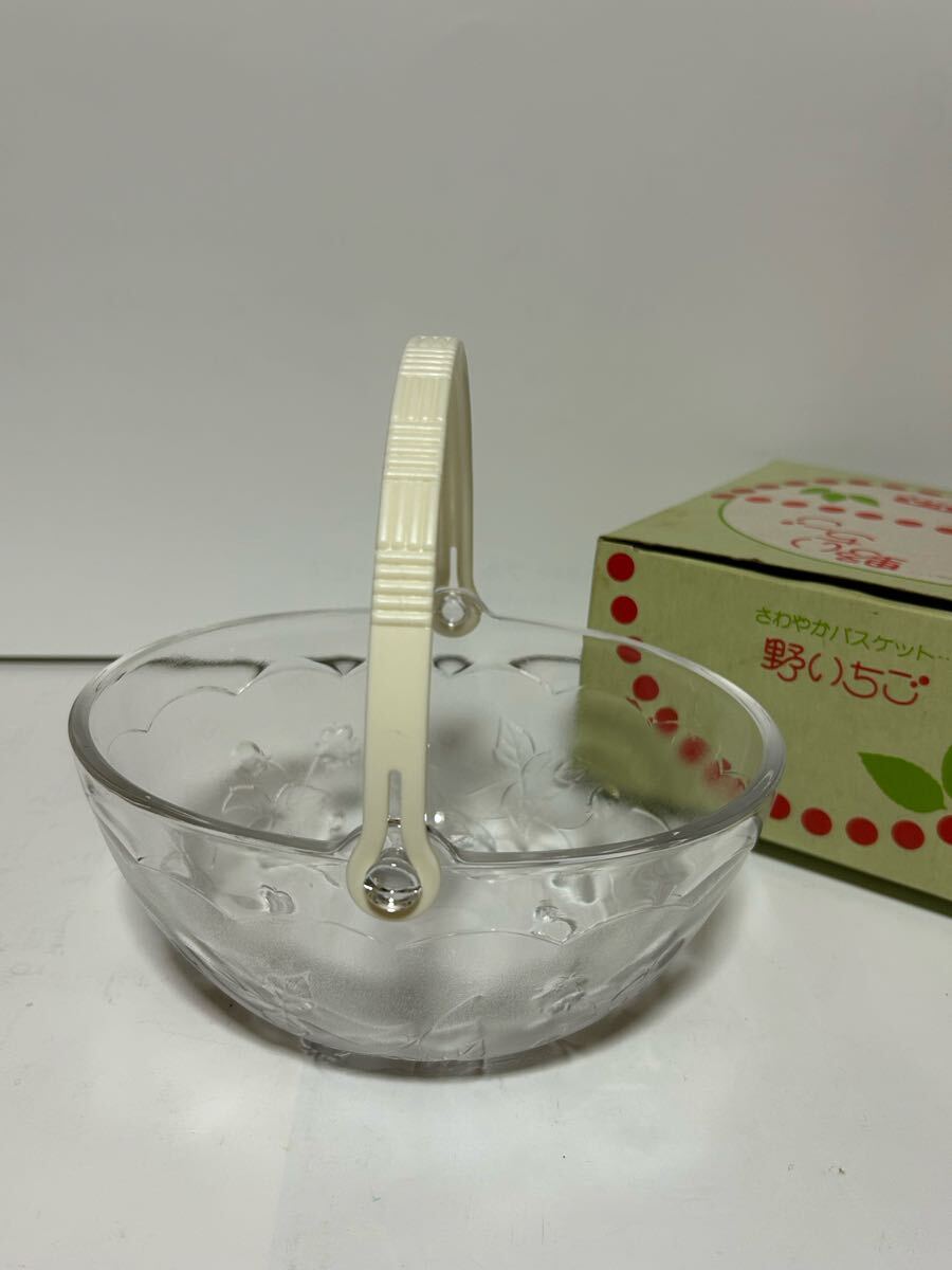 新品未使用さわやかバスケット野いちごガラスボウルサラダボウル/フルーツバスケットいちご柄ストロベリーバスケットかごバスケットボウル拍卖