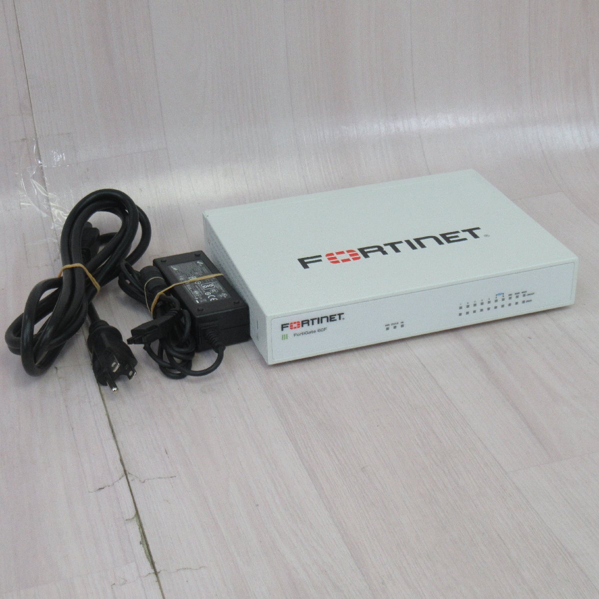 ▲Fortinet FG-60F FortiGate-60F UTM FW:v6.4.12 ライセンス27年06月09日迄 保証有 XY 19065#拍卖
