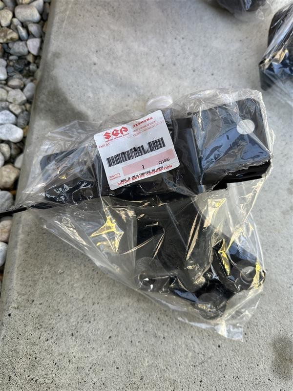 未使用 スズキ 純正 スイフトスポーツ ZC33S エンジンマウンティング レフト マウンティング 左側 SWIFT拍卖