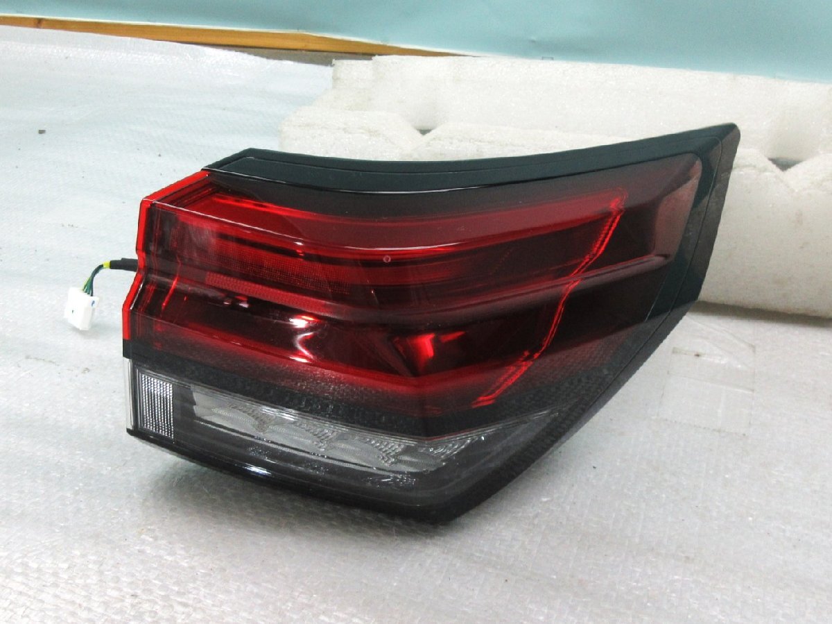 ◆ FE13 FSNE13 ノート オーラ NOTE AURA 純正 右テールレンズ 26550-6XL1A D269拍卖