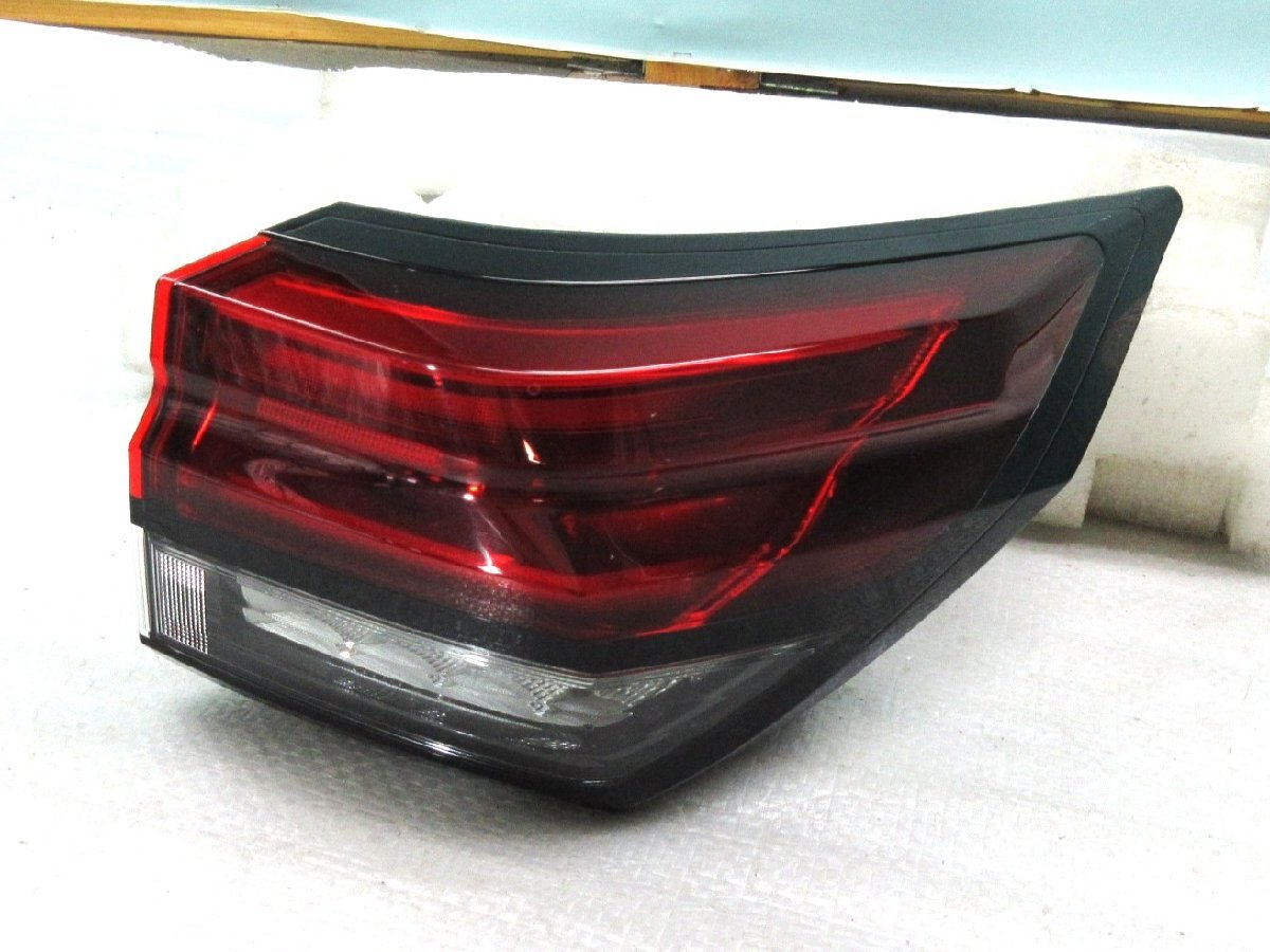 ◆ FE13 FSNE13 ノート オーラ NOTE AURA 純正 右テールレンズ 26554-6XL0A 26550-6XL0A D269拍卖