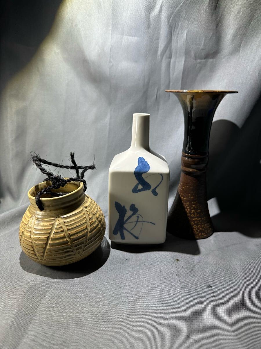 花瓶 花器 花入 置物 在銘(愛陶、洞一、安野)3点です インテリア拍卖