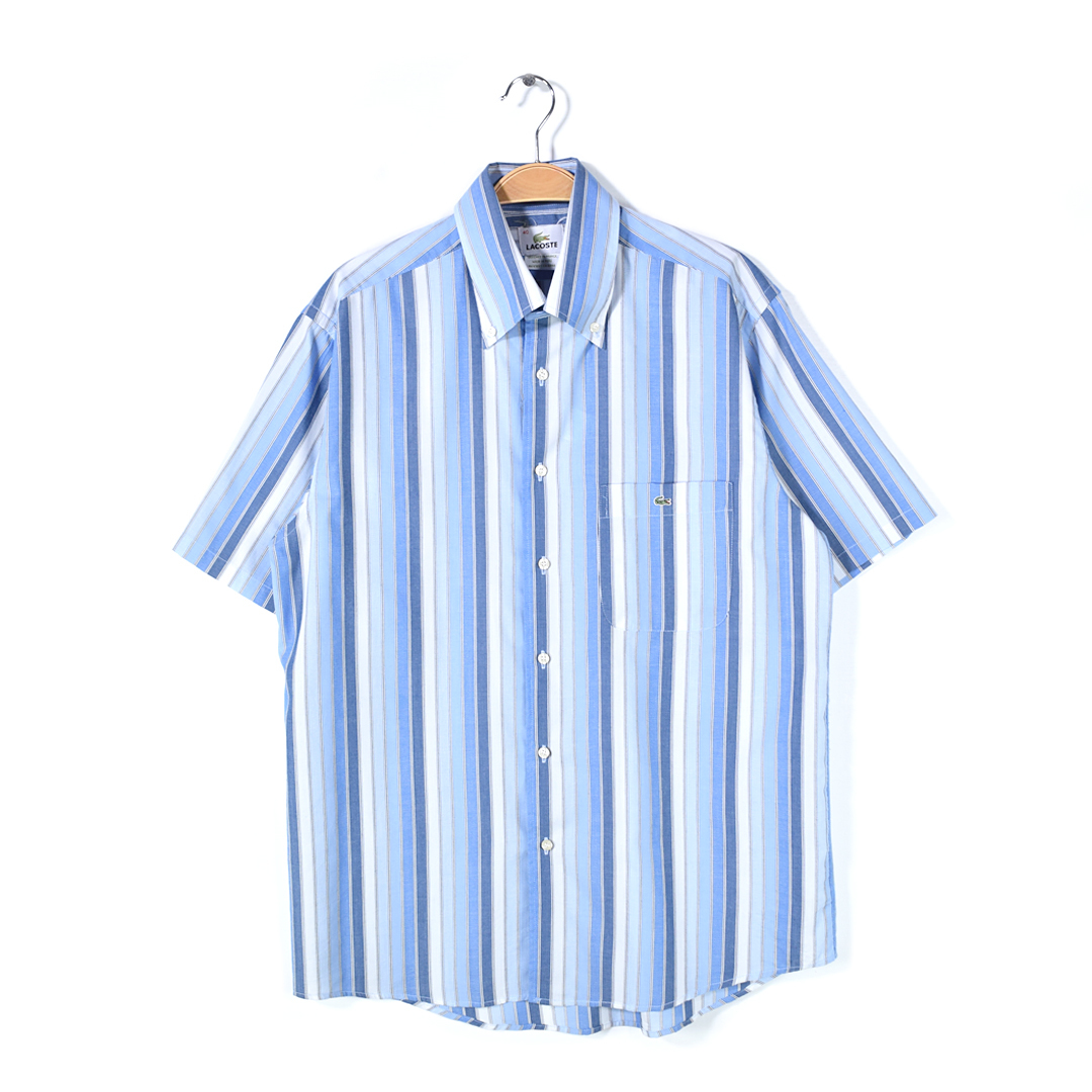 【送料無料】ラコステ フランス企画 ボタンダウンシャツ ストライプ ワンポイントロゴ刺繍 ライトブルー系 半袖シャツ メンズL相当 @CB1319拍卖