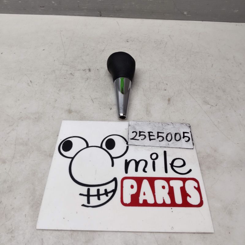 NHP10 アクア 純正 シフトノブ 1A1-24-2/25E5005*同梱不可拍卖