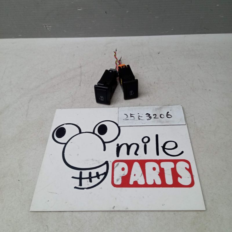 MK42S スペーシア 純正 左右スライドスイッチ 1A5-11-4/25E3206*同梱不可拍卖