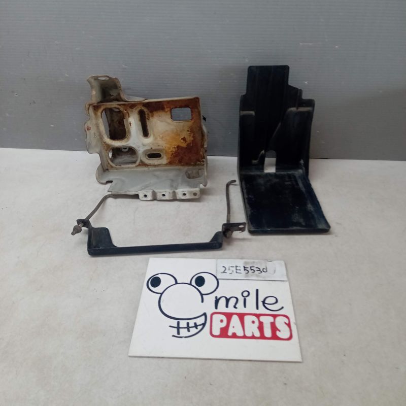 JA4 トゥデイ 純正 バッテリーステー(トレイ付) 2Z5-13-6/25E5530*同梱不可拍卖