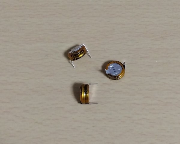 スーパーキャパシタ(電気二重層コンデンサ)5.5V Hタイプ 0.33F LED基板の蓄電などに 10個拍卖