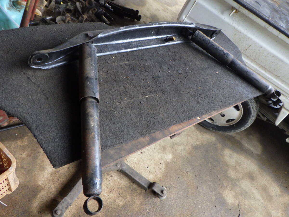 杉A6下 即決! HA30 グロリア タテグロ リアショック拍卖