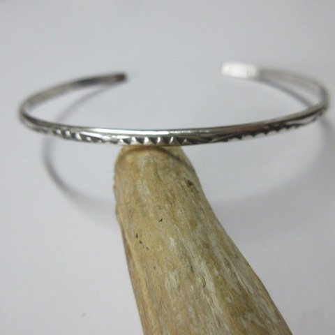 インディアン メンズM シルバー バングル ナバホ族 Indian Silver新品 アメリカ製 ta12M拍卖