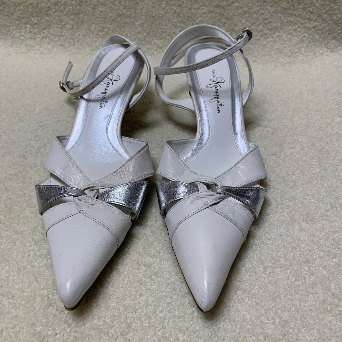 銀座 かねまつ バックストラップパンプス ホワイト 23.5㎝ヒール約5㎝拍卖