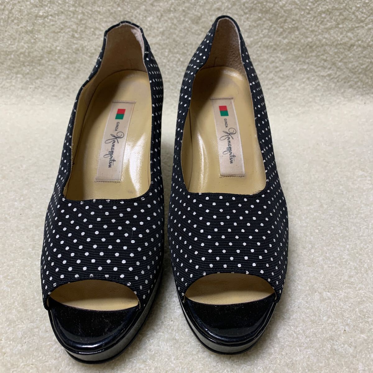 銀座 かねまつ オープンツーパンプス 玉模様 ブラック 23㎝ヒール7㎝拍卖