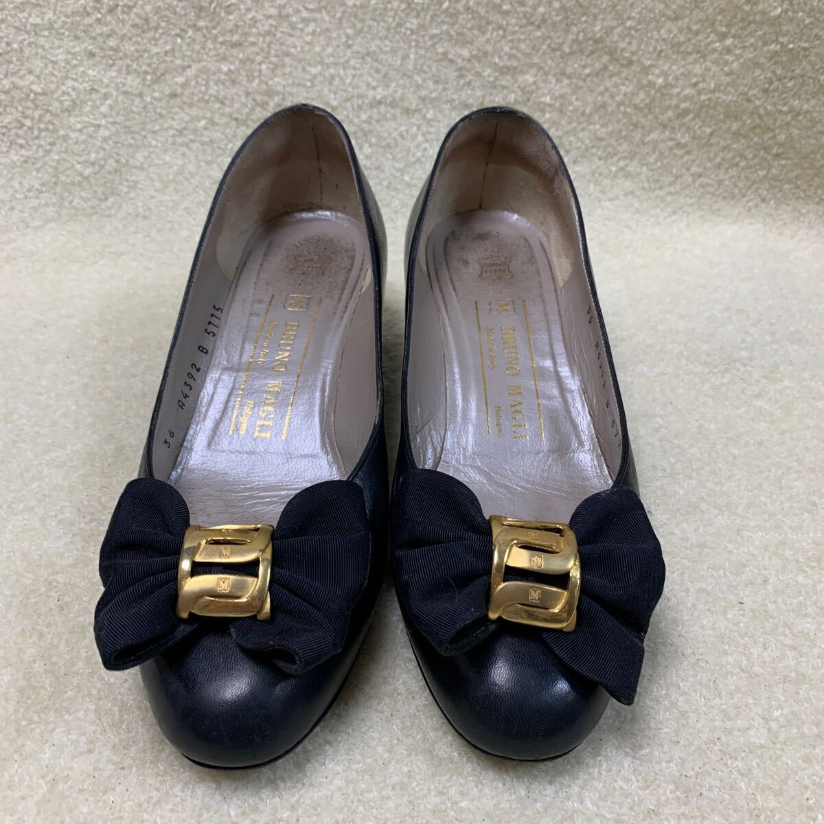 ブルーノマリ BRUNO MAGLI 本革リボンモチーフパンプス ブラック 23㎝ヒール4㎝拍卖