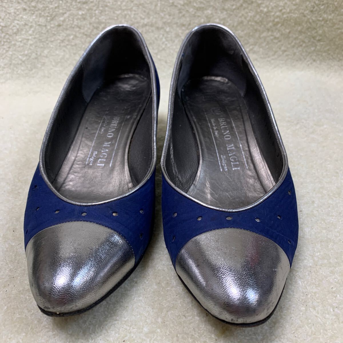 ブルーノマリ BRUNO MAGLI パンプス シルバー&ブルー 23㎝ 美品拍卖