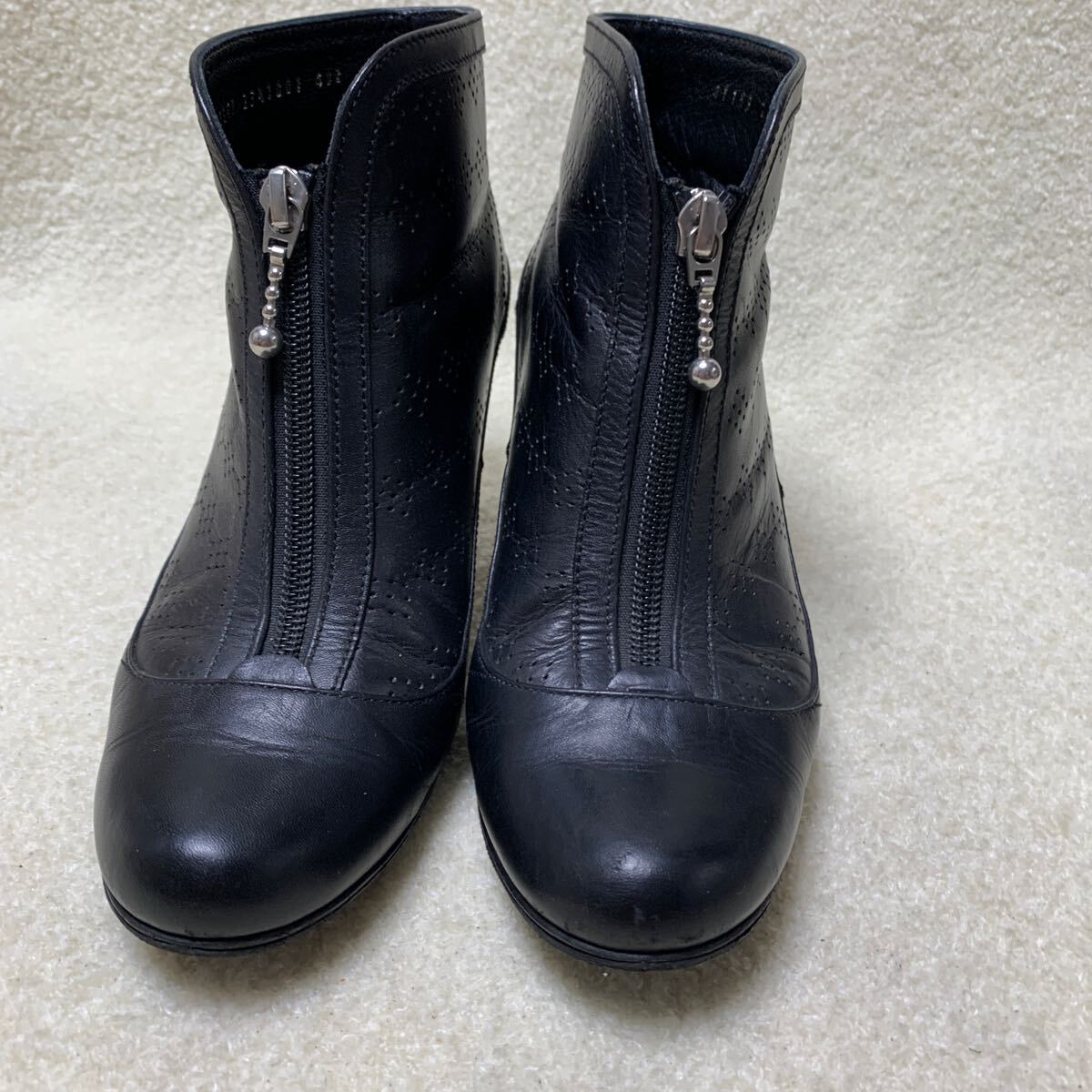 キャサリンハムネット KATHARINE HAMNETT 本革レディースショートブーツ ブラック 23.5㎝ヒール約7.5㎝拍卖