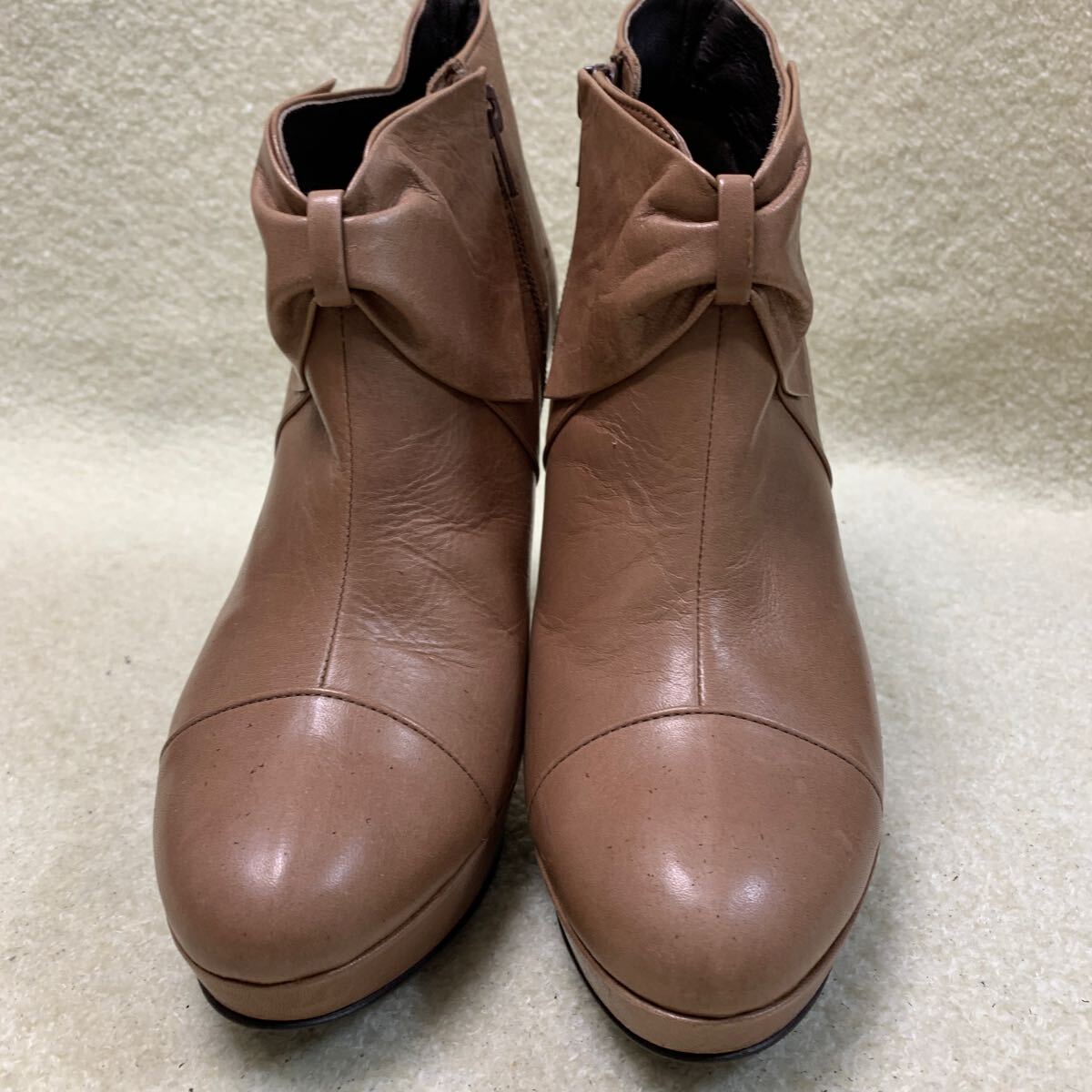 ストロベリーフィールズ STRAWBERRY-FIELDS レディースショートブーツ 本革 茶系 24㎝ヒール約10㎝ 美品拍卖