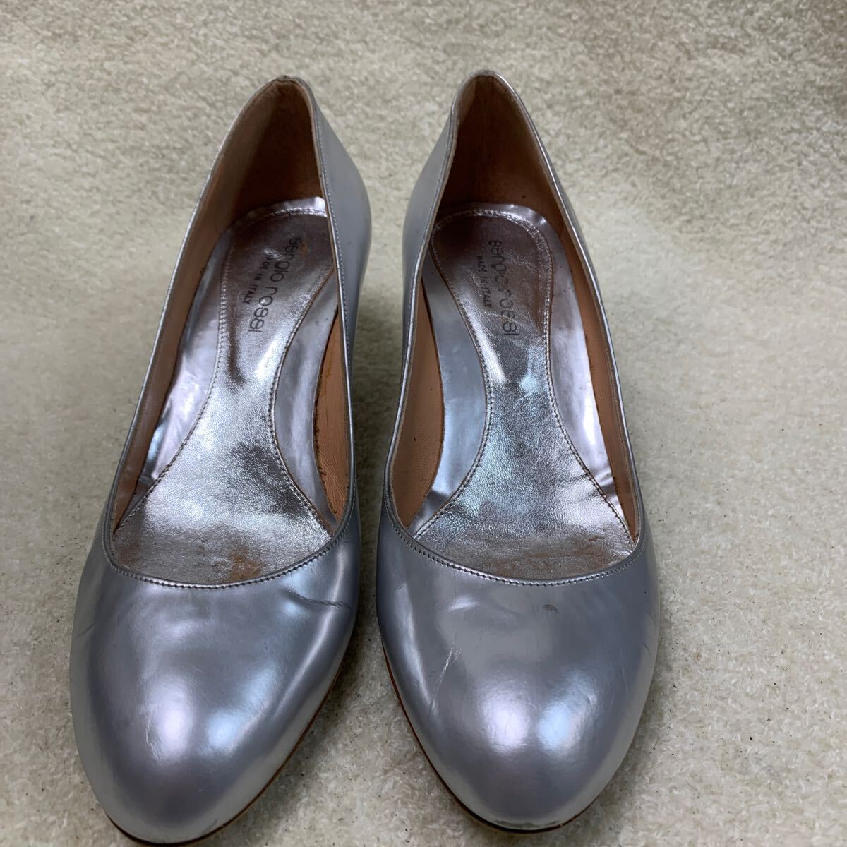 セルジオロッシ SERGIO ROSSI レディースパンプス イタリア製 シルバー 22.5㎝ヒール約5㎝拍卖