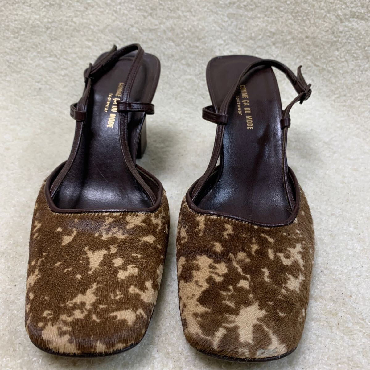 コムサ デ モード COMME CA DU MODE レディースサンダル 馬毛 22㎝ヒール約7㎝ 拍卖