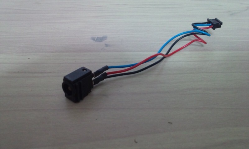 〇【中古・動作確認済み品】FUJITSU LIFEBOOK A553H 電源供給コネクター ①拍卖