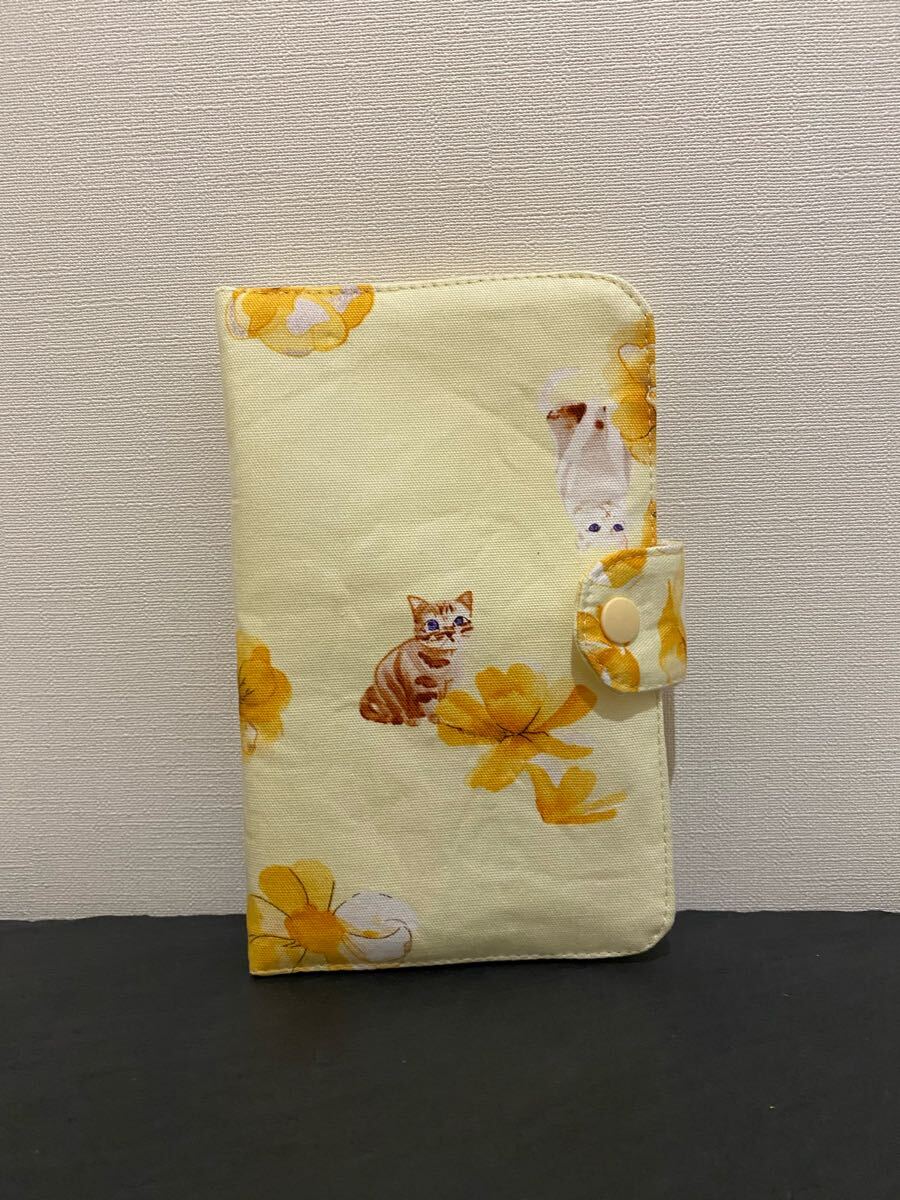 ☆ハンドメイド ☆マルチケース お薬手帳入れ 通帳入れ 母子手帳入れ プレゼント 猫 花 ベビーイエロー拍卖