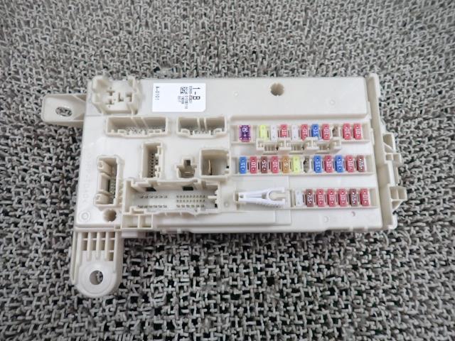 タント 6BA-LA650S ヒューズボックス B82 82600-B2B32拍卖