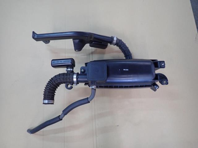 キャリィ 3BD-DA16T エアクリーナーASSY 26U 13700-82M00拍卖