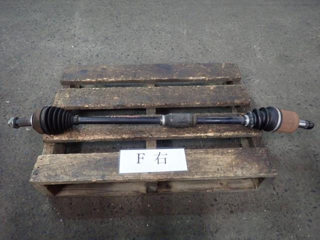 フィット DAA-GP1 右フロントドライブシャフト NH700M 44305-TF2-N00拍卖