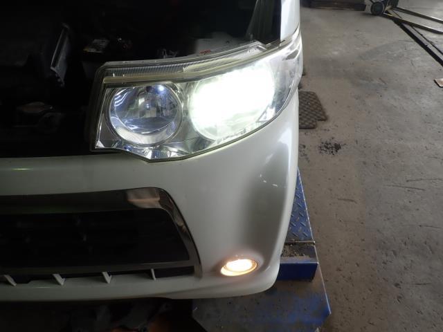 タント DBA-L375S 左ヘッドランプASSY W24 81150-B2730拍卖