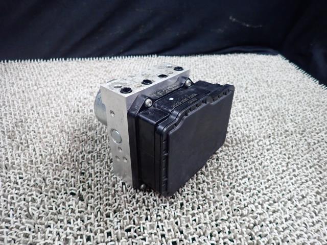 フィット DAA-GP1 ABSアクチュエーター NH700M 57110-TF2-Q02拍卖