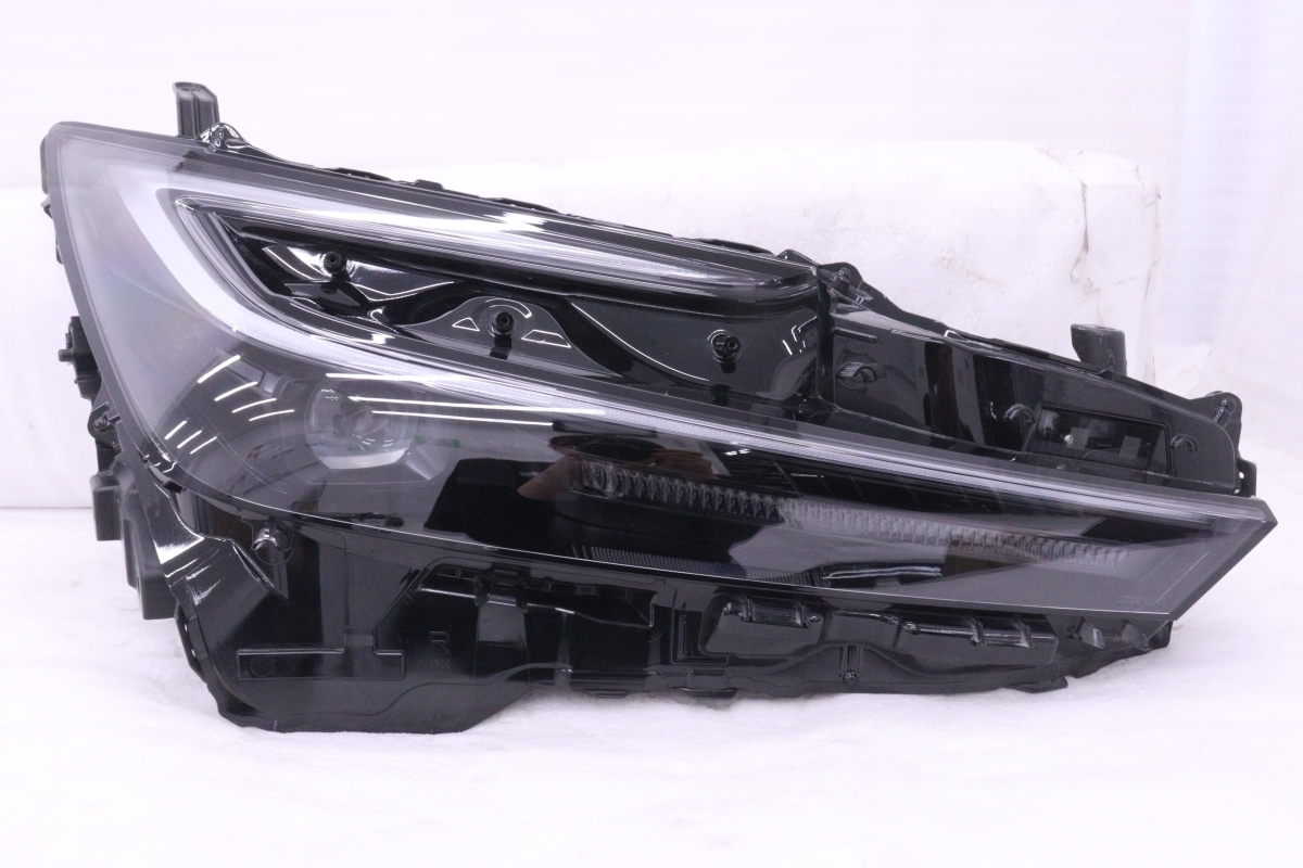 54-2545★美品★LED ZVW60 プリウス★右ヘッドライト KOITO 47-123 打刻:X ASSY ブラック 純正★トヨタ (KK)拍卖