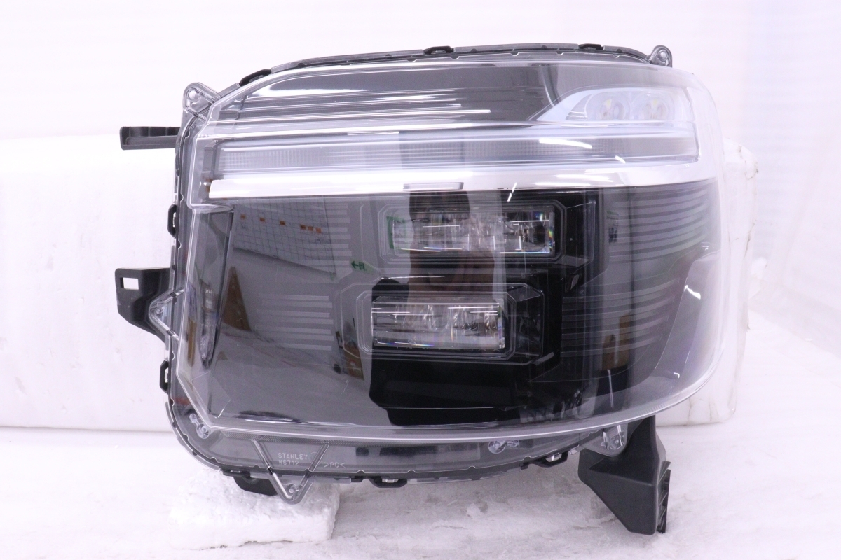 55-817★美品★LED JF5 N-BOXカスタム★左ヘッドライト STANLEY W6712 打刻:J ASSY ブラック 純正★ホンダ (DM)拍卖